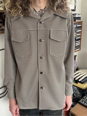Vintage 70s Houndstooth Double Knit Polyester Button Down Shirt USA ~ Size M